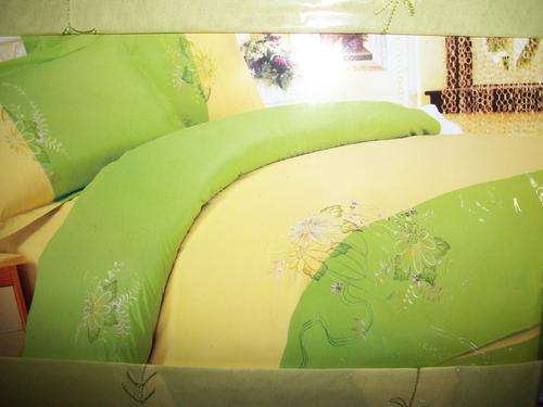6 PIECE BEDDING SET (Range 1 = R140)